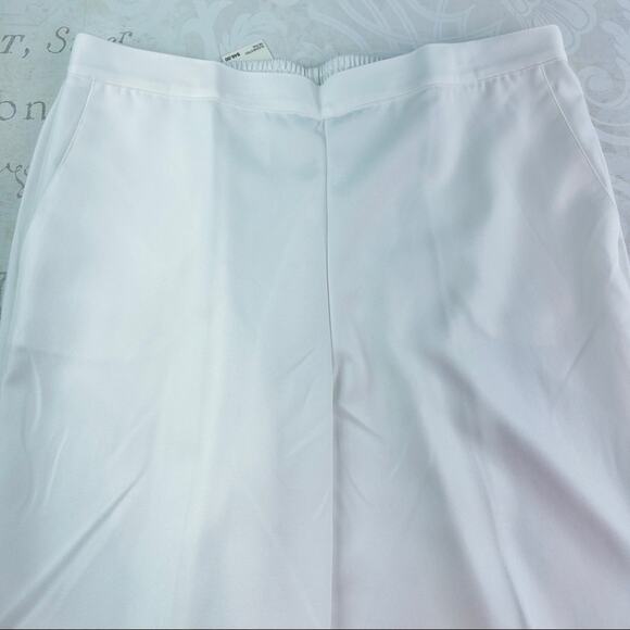 Alfred Dunner Ship Shape Classic Fit Pants SHORT NWT - Picture 3 of 6